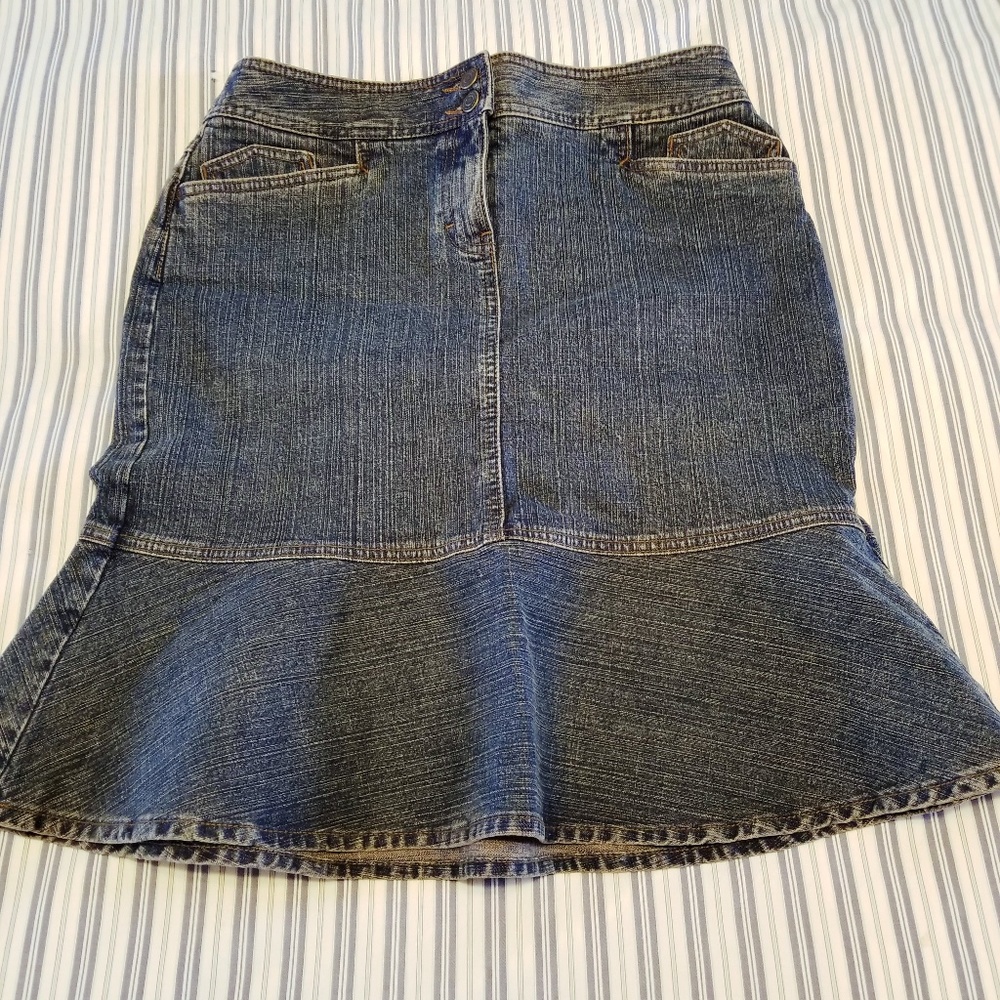 Ann Taylor LOFT denim skirt, 6